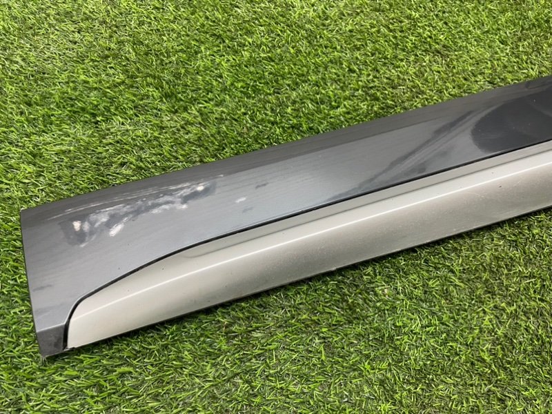 Накладка двери передней левой