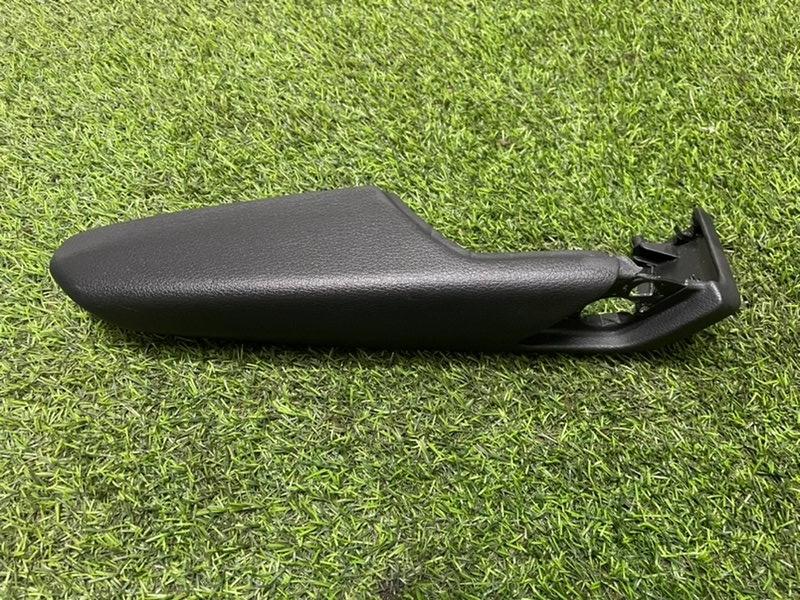 Подлокотник