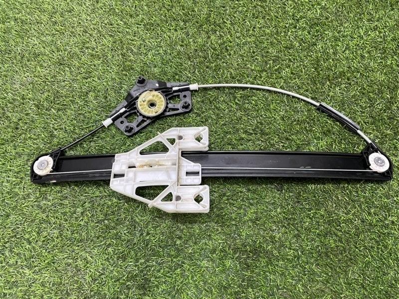 Стеклоподъемник электр. задний левый