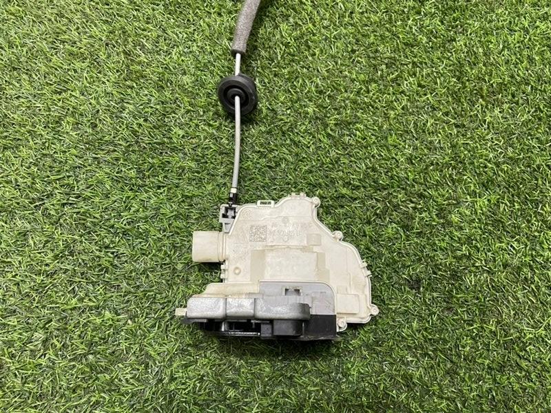 Замок двери задней левой