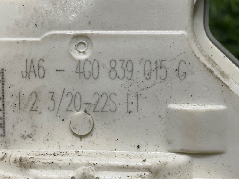 Замок двери задней левой