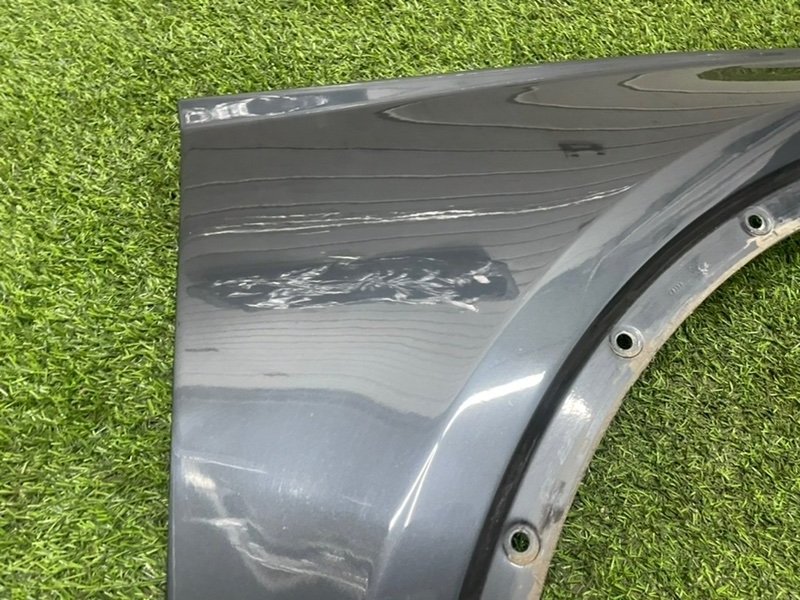 Крыло переднее правое