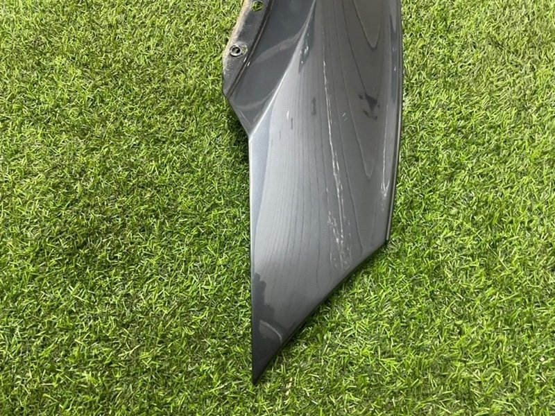 Крыло переднее правое