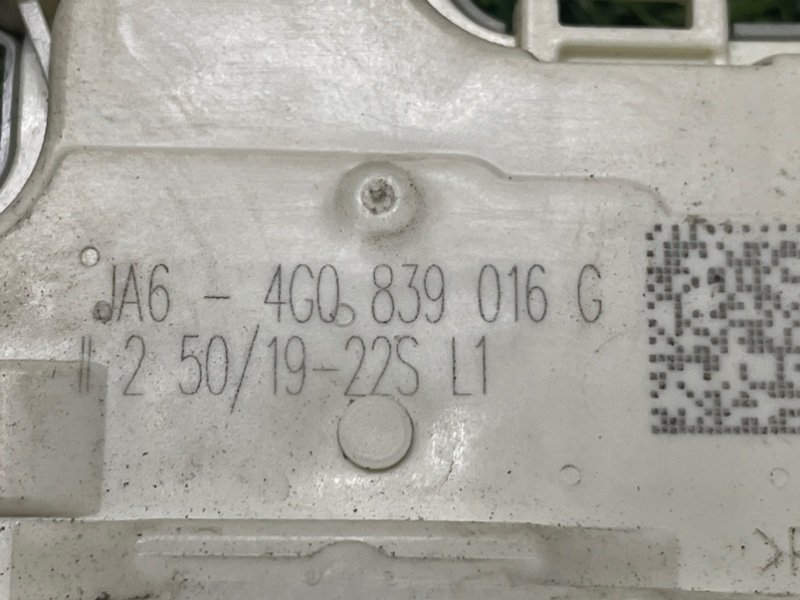 Замок двери задней правой