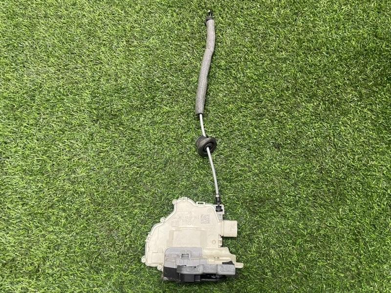 Замок двери задней правой