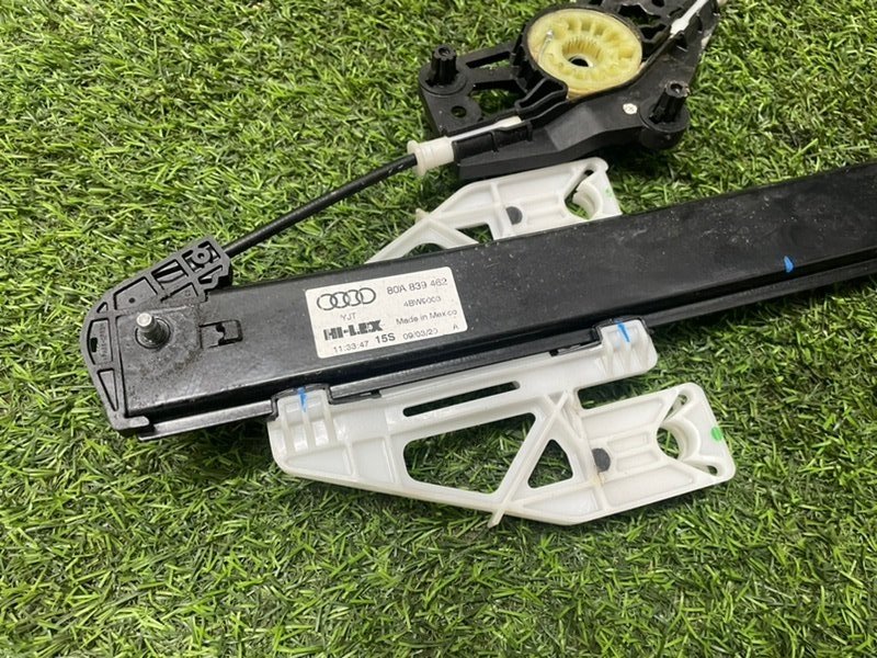 Стеклоподъемник электр. задний правый