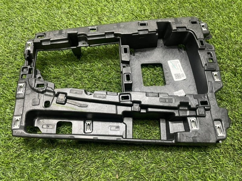 Кронштейн крепления торпедо