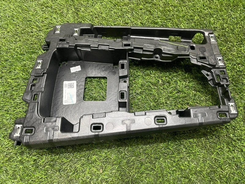 Кронштейн крепления торпедо