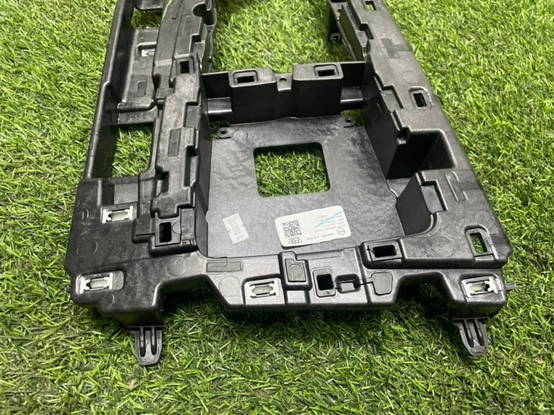 Кронштейн крепления торпедо