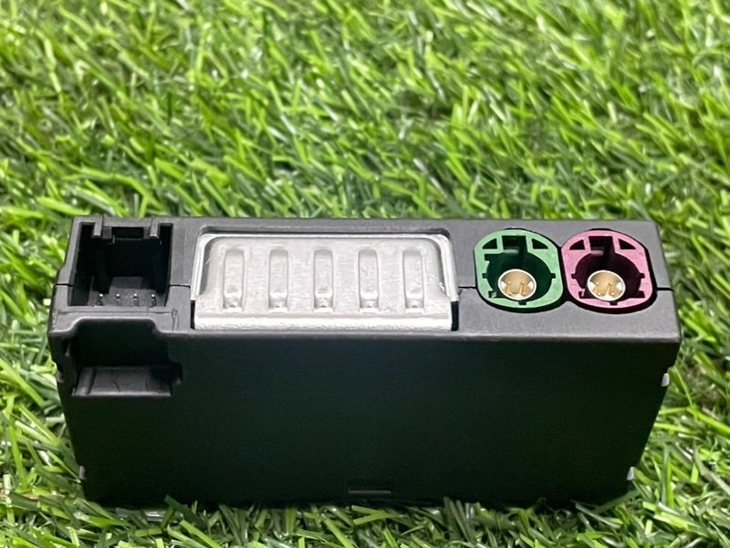 Гнездо AUX / USB IN