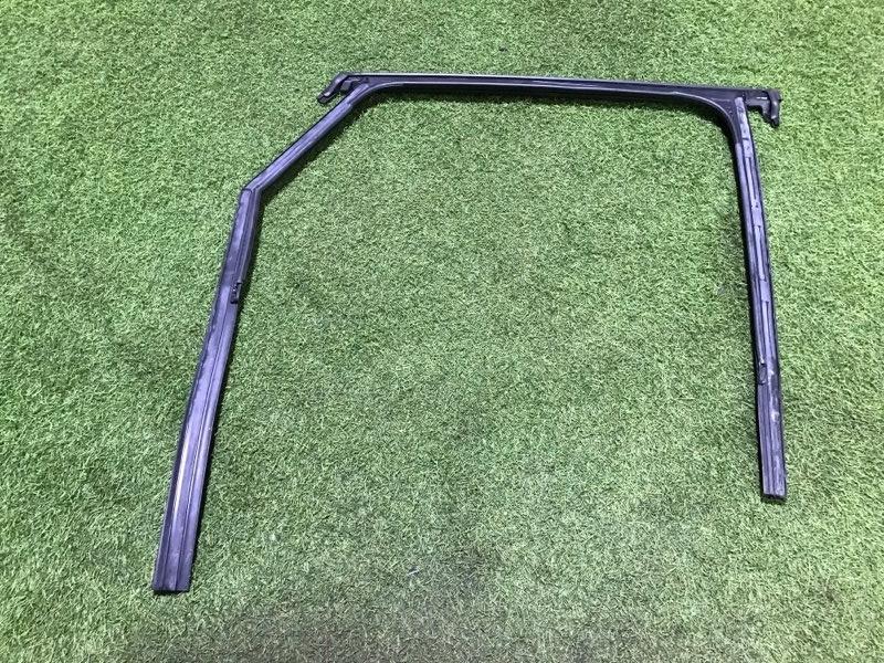 Уплотнитель двери