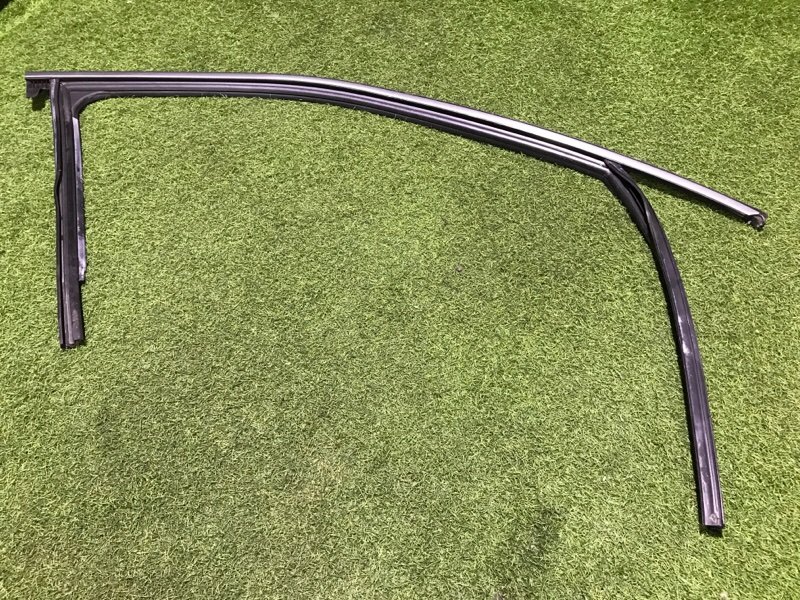 Уплотнитель двери