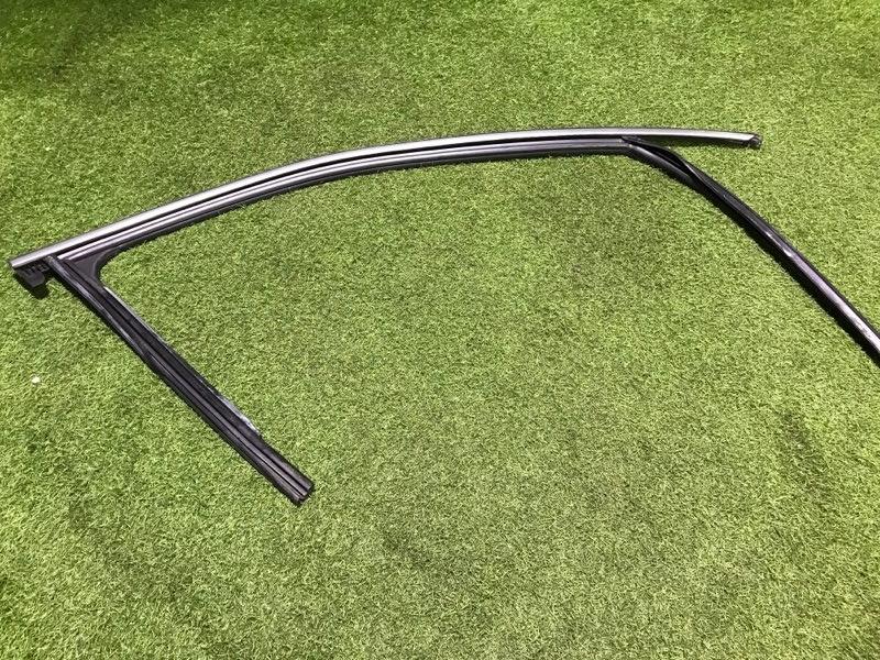 Уплотнитель двери