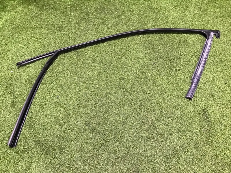 Уплотнитель двери