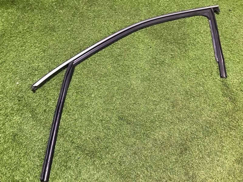 Уплотнитель двери