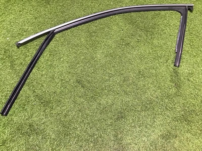 Уплотнитель двери