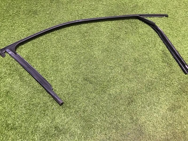 Уплотнитель двери