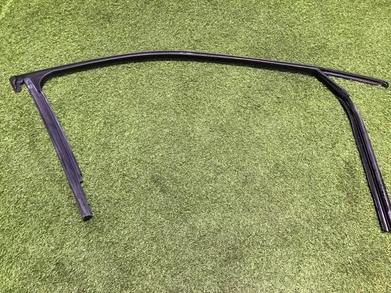 Уплотнитель двери