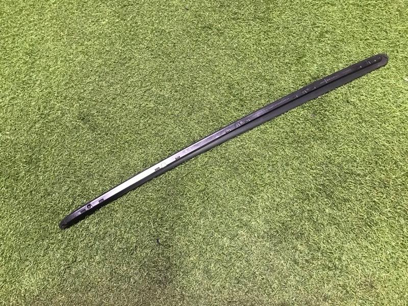 Молдинг лобового стекла