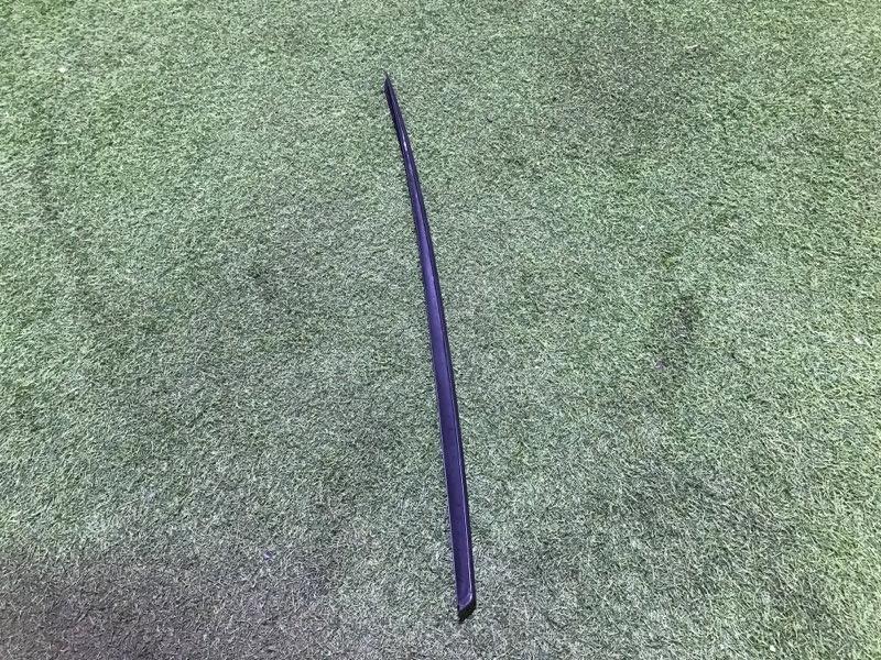 Молдинг лобового стекла