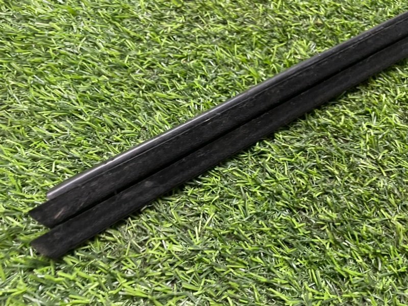 Уплотнитель стекла двери