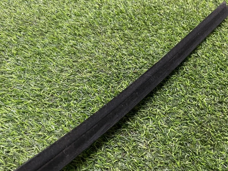 Уплотнитель стекла двери