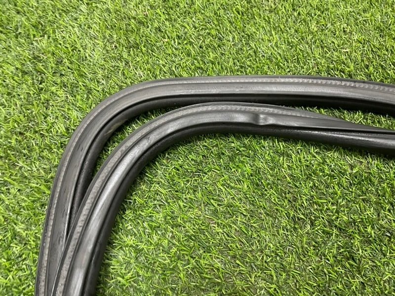 Уплотнитель двери