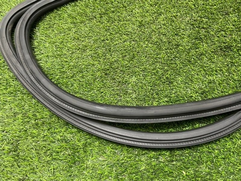 Уплотнитель двери