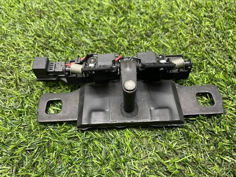 Замок багажника