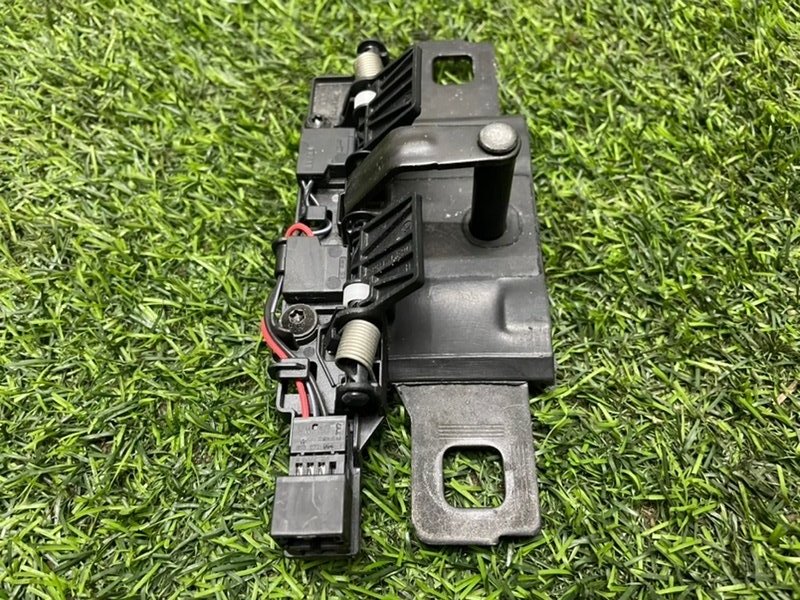 Замок багажника