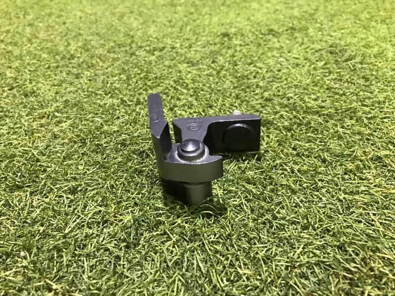 Петля двери передней правой нижняя