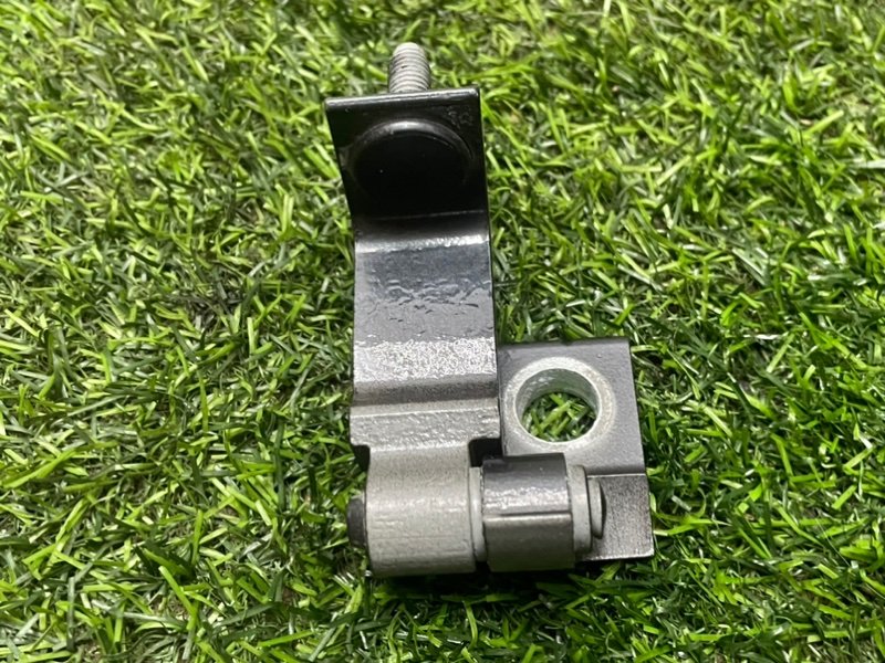 Петля двери