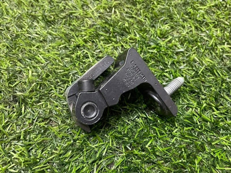 Петля двери