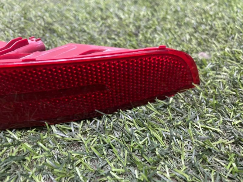 Отражатель в бампер задний правый