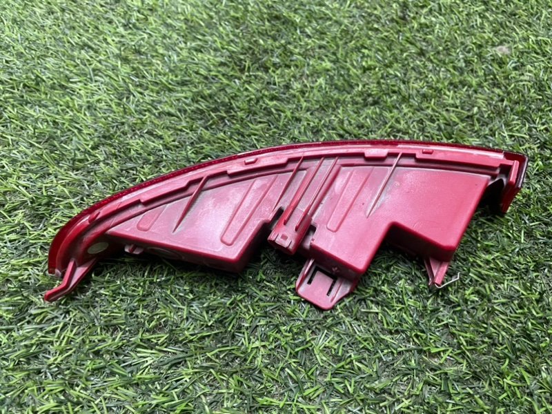 Отражатель в бампер задний правый