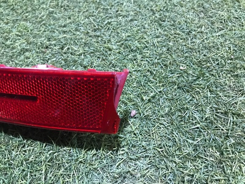 Отражатель в бампер задний правый