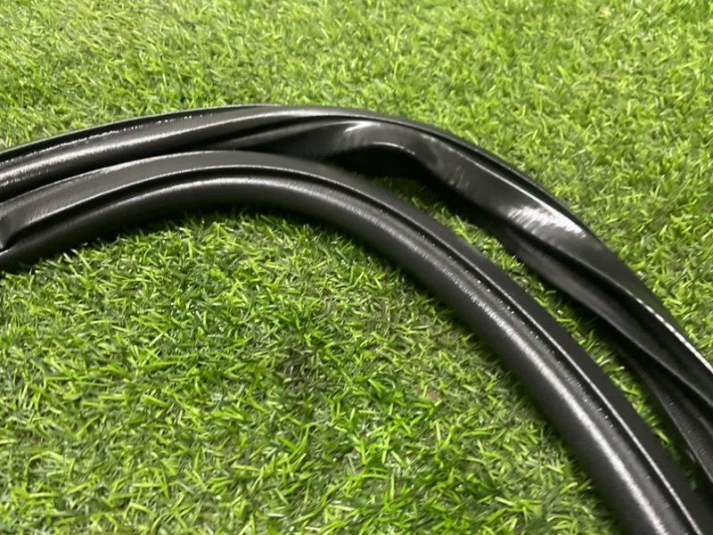 Уплотнитель двери