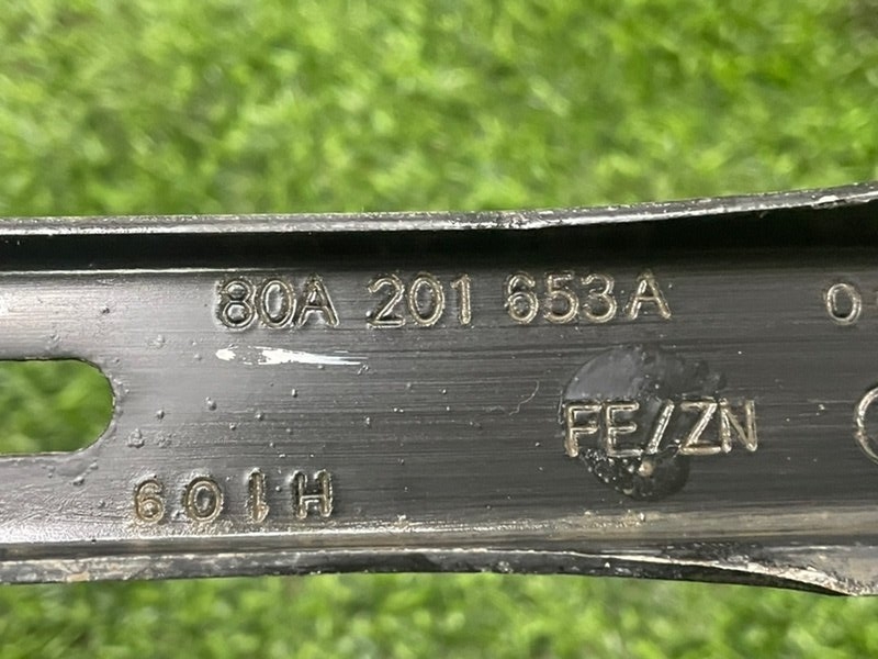 Кронштейн крепления топливного бака