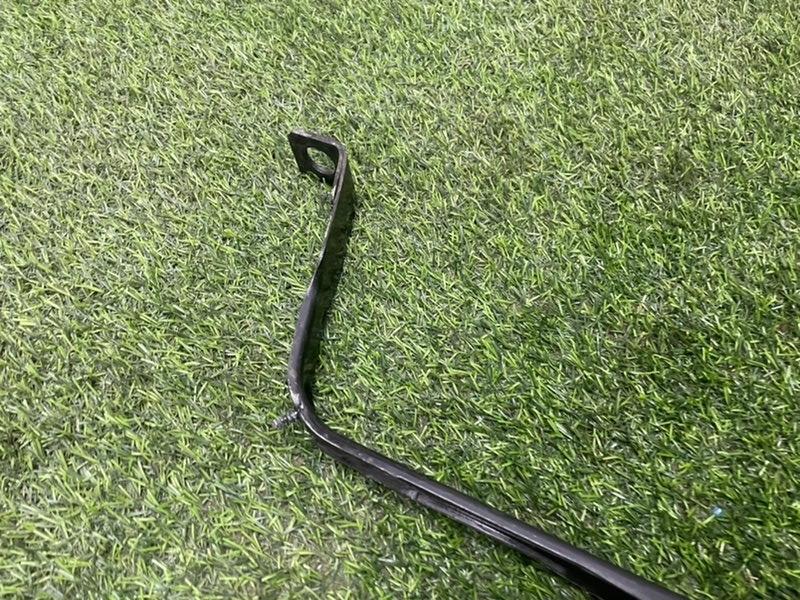 Кронштейн крепления топливного бака