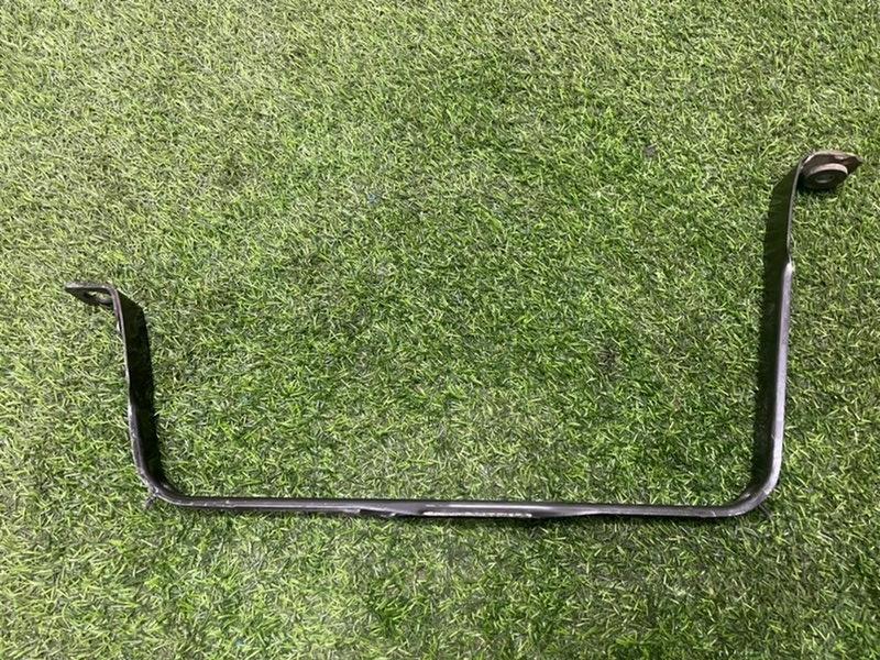 Кронштейн крепления топливного бака