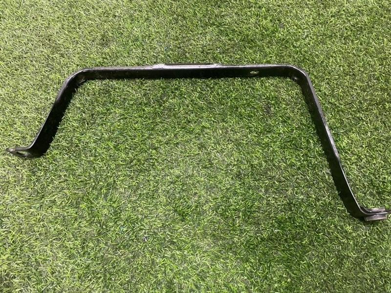 Кронштейн крепления топливного бака