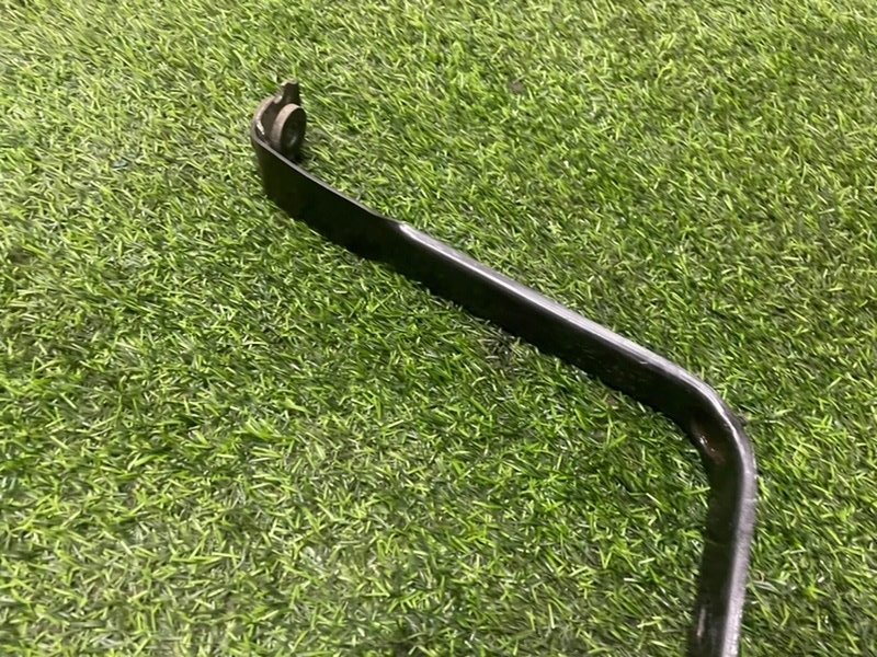 Кронштейн крепления топливного бака