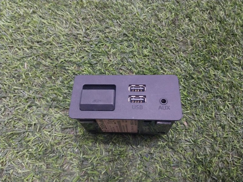 Гнездо AUX / USB IN для CX-5 (KE) 2011-2017