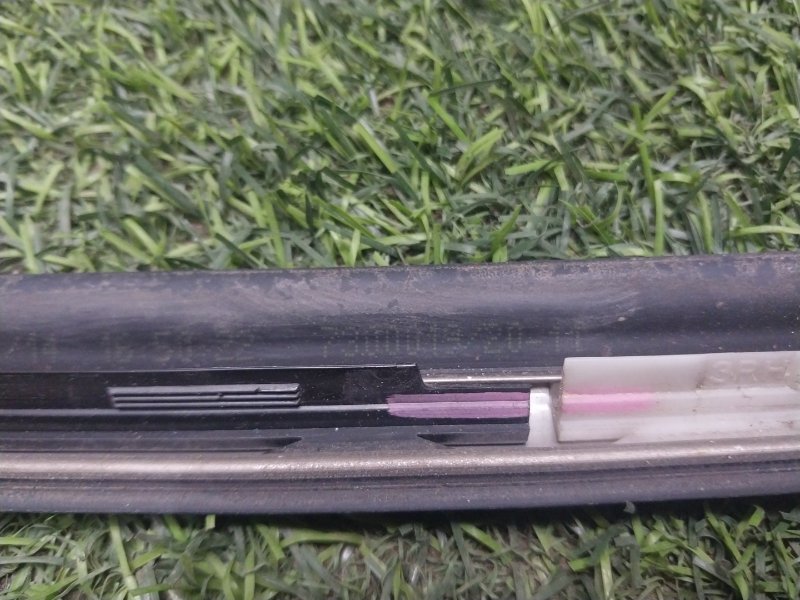 Молдинг заднего крыла правого