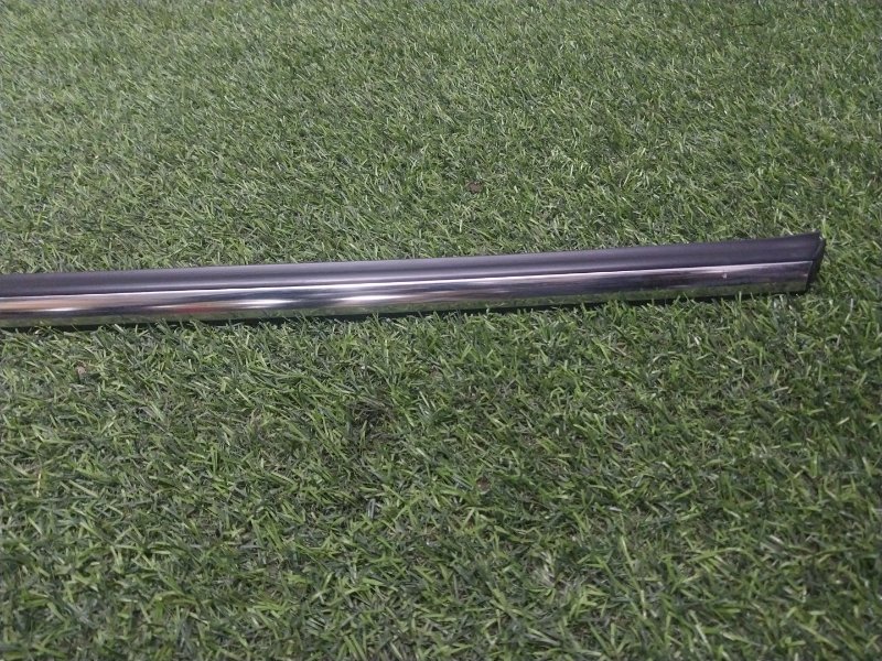 Молдинг заднего крыла правого