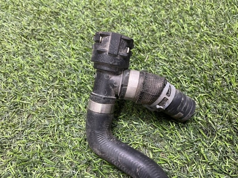 Трубка системы охлаждения