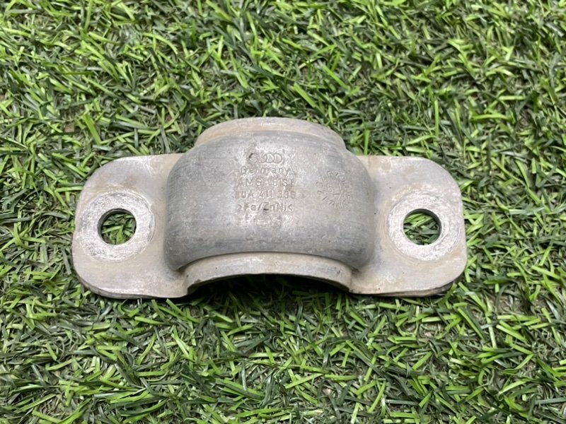 Кронштейн усилителя переднего бампера