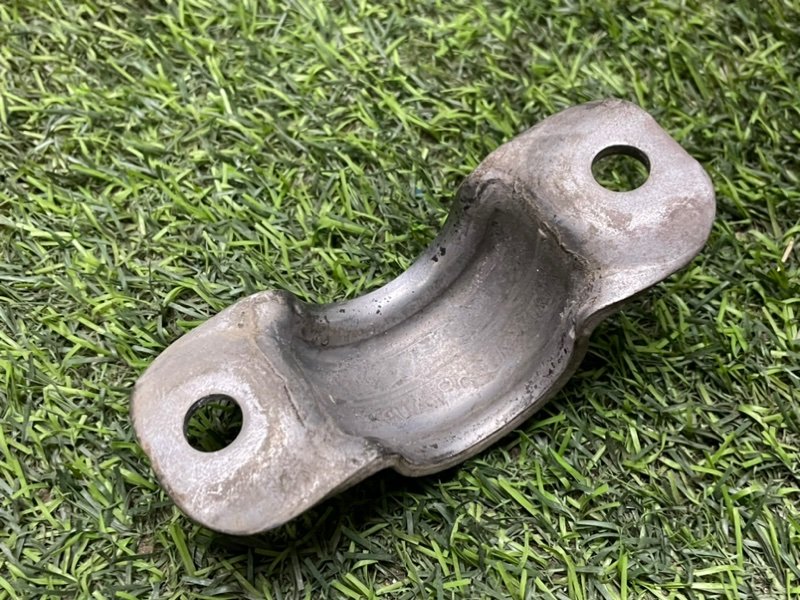 Кронштейн усилителя переднего бампера