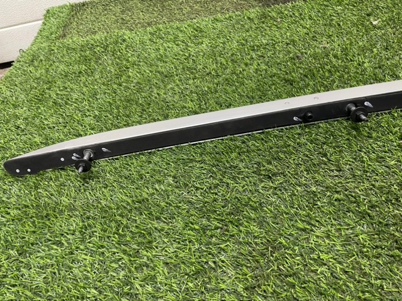 Рейлинг (релинг) левый (планка на крышу)