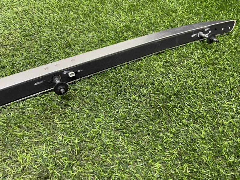 Рейлинг (релинг) левый (планка на крышу)